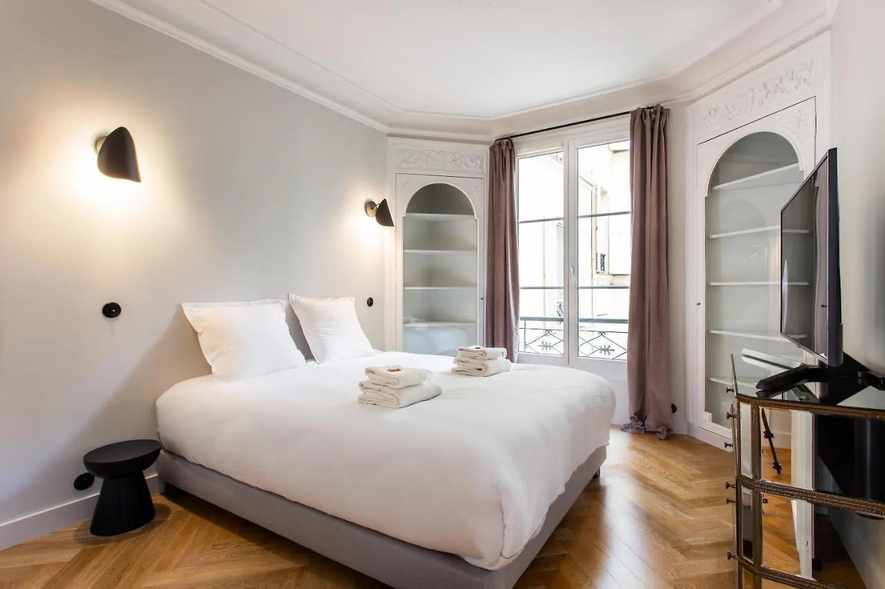 Magnificent - 3br- 8p - Batignolles Paris